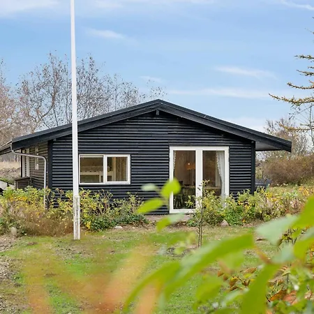 Cozy With A Great Location Holiday home