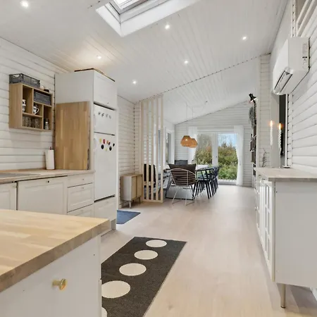 Cozy With A Great Location *